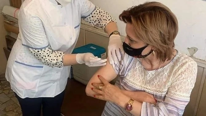 Армения стала аутсайдером по числу вакцинированных против коронавируса в регионе