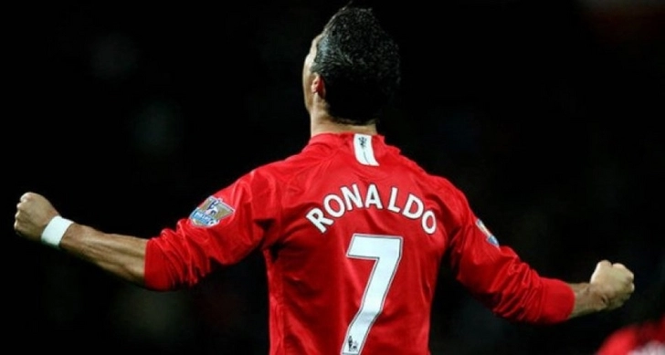 «Манчестер Юнайтед» за 12 часов продал футболки Криштиану Роналду на $45 млн