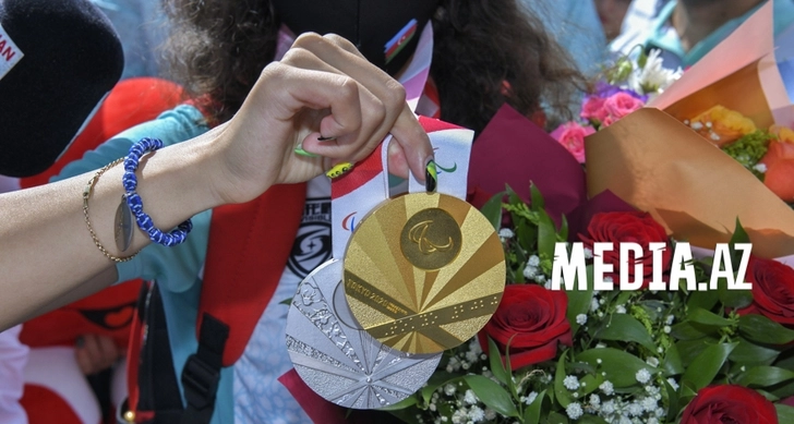 Последняя группа азербайджанских паралимпийцев вернулась на родину - ФОТОРЕПОРТАЖ Media.Az