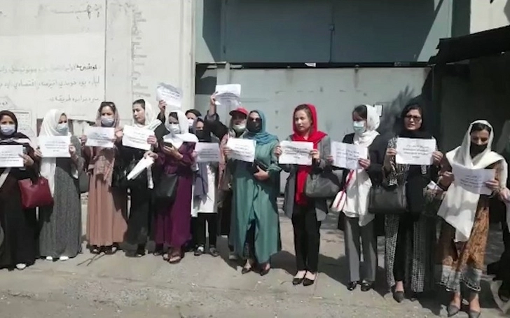 В Кабуле женщины провели акцию протеста в защиту своих прав - ВИДЕО