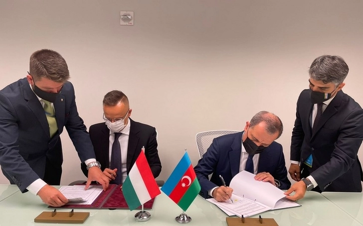 Состоялась встреча глав МИД Азербайджана и Венгрии