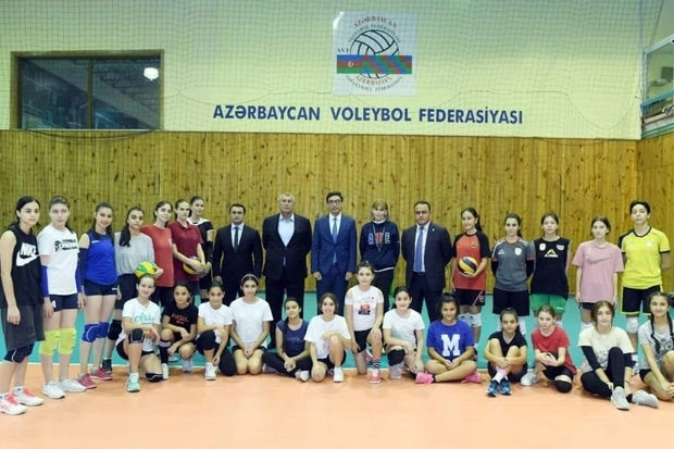 Министр молодежи и спорта ознакомился с деятельностью Федерации волейбола Азербайджана - ФОТО