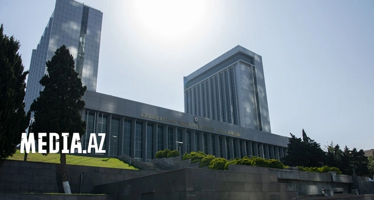 В парламенте Азербайджана сегодня обсуждают два вопроса