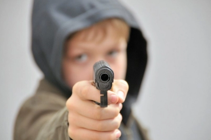 Ученик шестого класса устроил стрельбу в школе в РФ