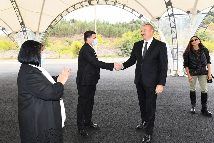 Ильхам Алиев и Мехрибан Алиева встретились с представителями общественности Зангилана - ФОТО
