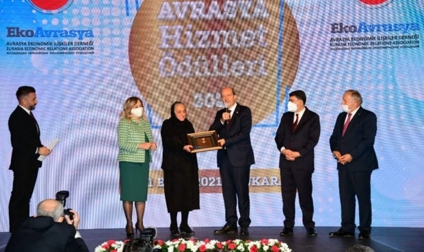 В Турции матери Полада Гашимова вручили премию - ФОТО