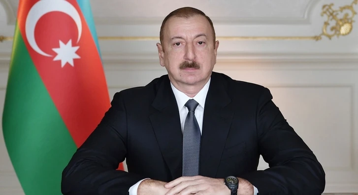 Президент Ильхам Алиев поздравил Милоша Земана