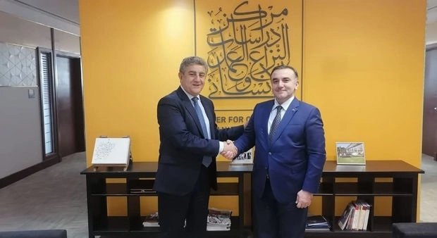 Посол Азербайджана в Катаре провел встречу с Султаном Баракатом