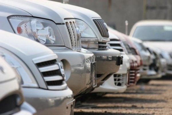 В Азербайджане предложено изменить размер госпошлины за учет и регистрацию автомобилей