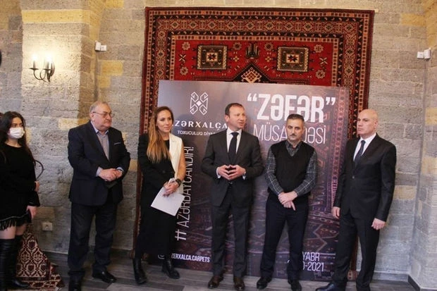 В Ичери Шехер представлена экспозиция в рамках конкурса на лучший ковер коллекции Zəfər