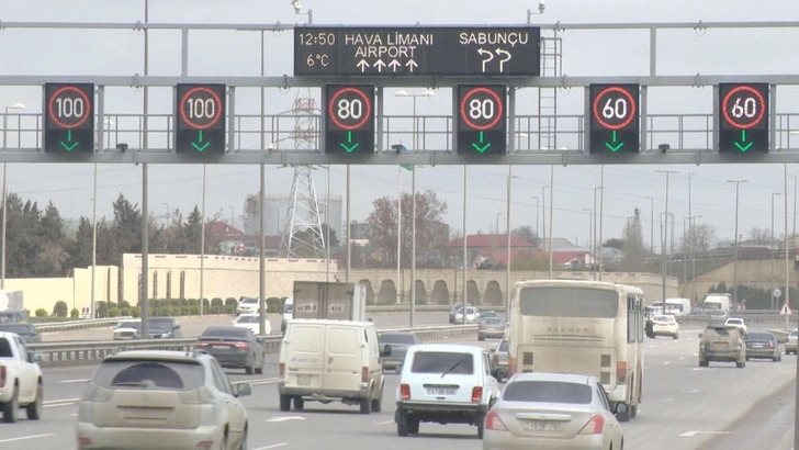 На столичных автомагистралях снижена максимальная скорость движения транспорта