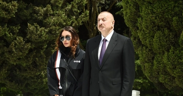 Ильхам Алиев и Мехрибан Алиева подписали некролог в связи с кончиной Расима Алиева