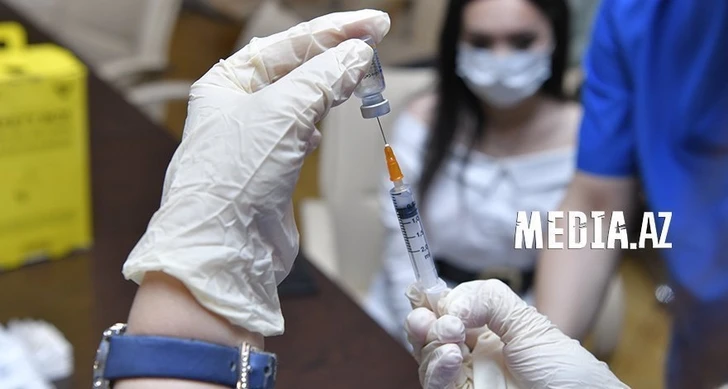 Решение о применении в Азербайджане четвертой дозы вакцины еще не принято - Теймур Мусаев