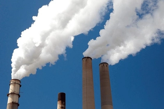 В Азербайджане наказали руководство завода, загрязняющего воздух