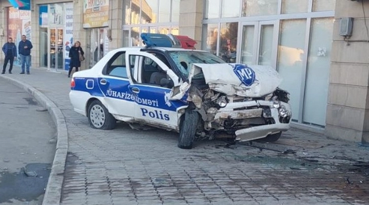 В Азербайджане сотрудник полиции погиб в ДТП - ФОТО