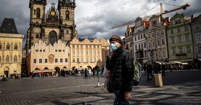 В Чехии вводится режим чрезвычайной ситуации из-за коронавируса