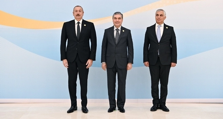 Президент Ильхам Алиев принимает участие в XV cаммите ОЭС в Ашхабаде - ФОТО