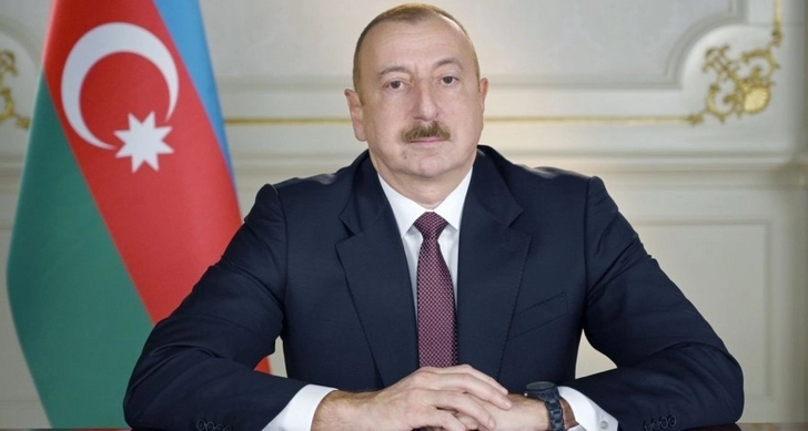 Ильхам Алиев принял участие в официальном обеде в честь участников XV Саммита ОЭС в Ашхабаде