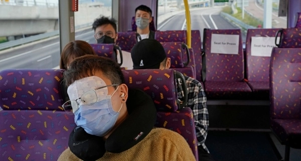 Гонконгцы платят за автобусные билеты «в никуда», чтобы спокойно поспать