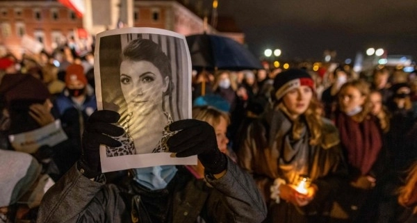 В Польше противники закона об абортах вышли на акции протеста