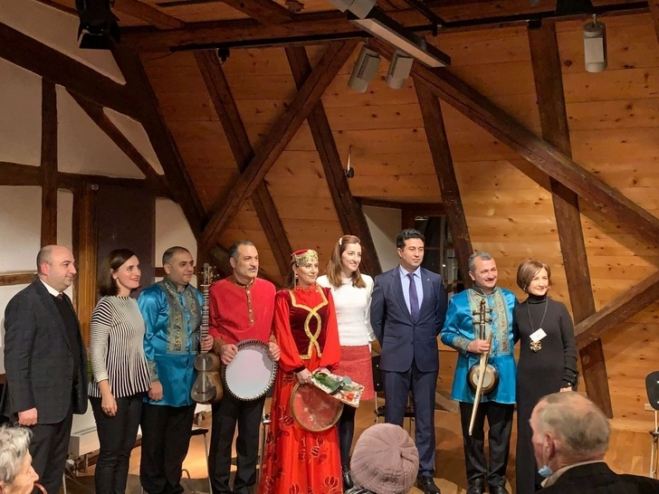 В Швейцарии накануне матча «Базель» - «Карабах» прошел концерт азербайджанского мугама и танцев - ФОТО