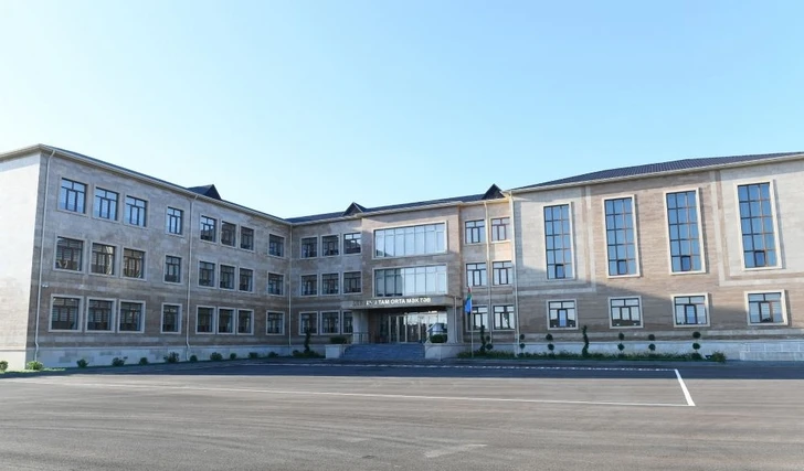 В Азербайджане заново отстроены или реконструированы 3500 средних школ – министр