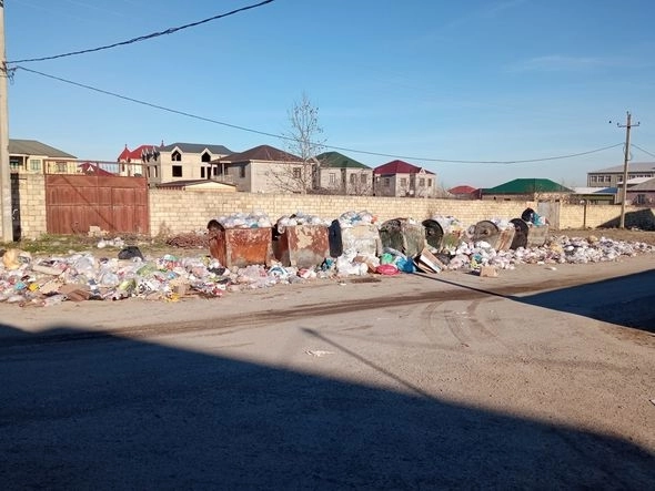 В Масазыре улицы утопают в мусоре - ФОТО