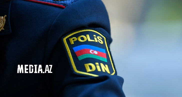 В Азербайджане сотрудник полиции попал в аварию