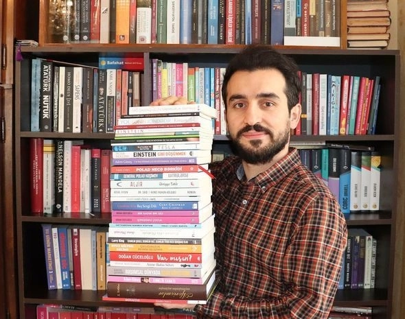 Сархан Рустамов: Чтение книг сохраняет человека жизнедеятельным - ВИДЕО