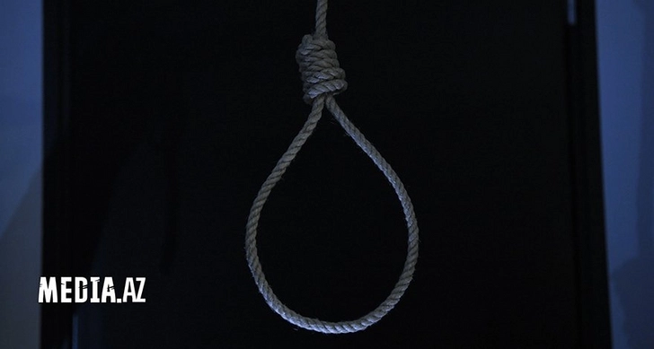 В Гяндже совершено самоубийство