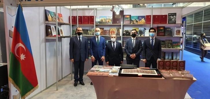 Азербайджан представлен на Международной книжной выставке в столице Катара - ФОТО