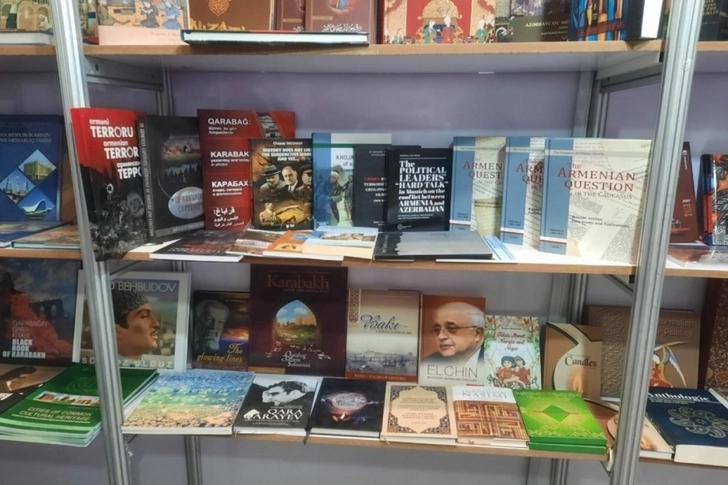 Media.az - Новости Азербайджана - Азербайджан представлен на Международной книжной выставке в столице Катара - ФОТО