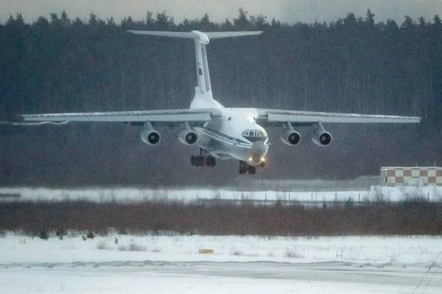 Из Казахстана вылетели 19 самолетов с российскими миротворцами ОДКБ