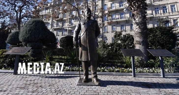 Состоялось открытие памятника Гаджи Зейналабдину Тагиеву в Баку - ОБНОВЛЕНО - ФОТО