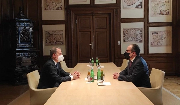 Джейхун Байрамов встретился с Федеральным министром по европейским и международным делам Австрии