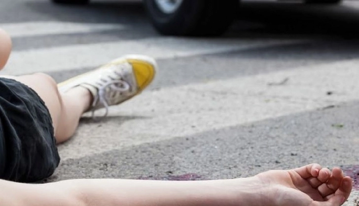 В Баку автомобиль сбил девочку-подростка