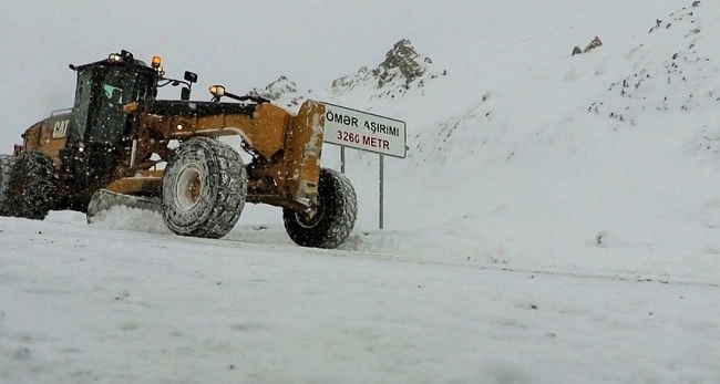 В Кельбаджаре все дороги очищаются от снега и льда - ВИДЕО