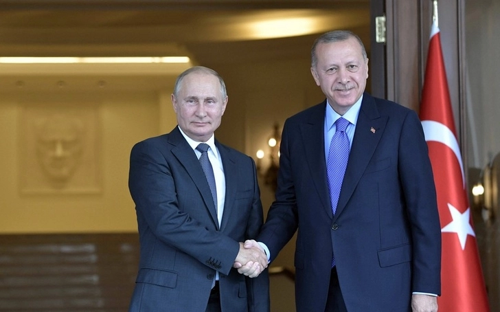 Путин пожелал Эрдогану и его супруге выздоровления от COVID-19