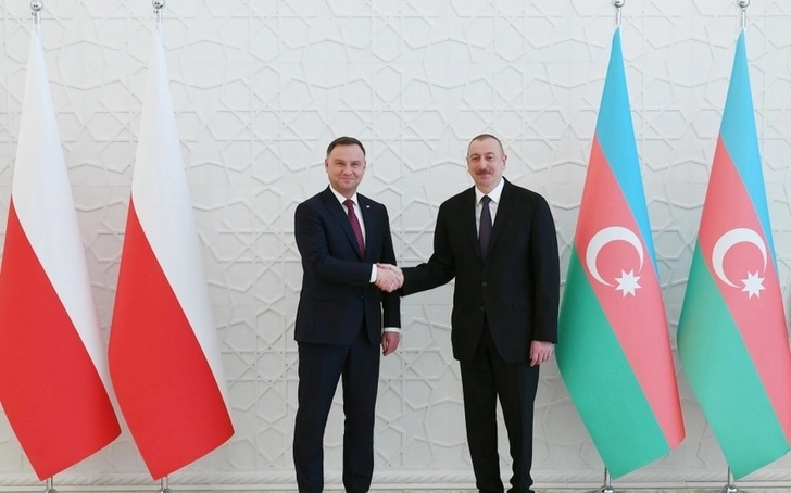 Президент Польши позвонил Ильхаму Алиеву
