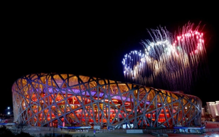 Погашен Олимпийский огонь зимних Игр 2022 года - ФОТО