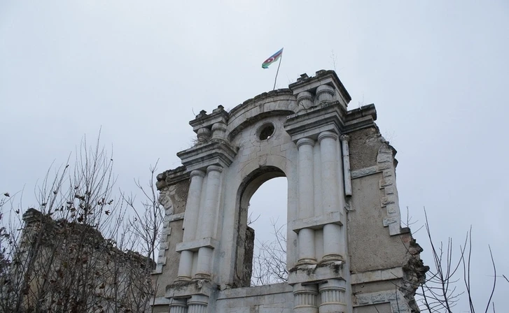 Спикер парламента Молдовы посетил освобожденный Карабах