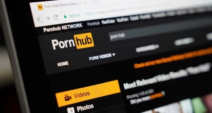 Сервис PornHub ограничил доступ для российских пользователей - ФОТО