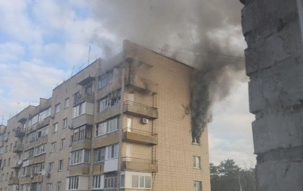 Под Киевом идут бои: в Буче горит жилой дом - ВИДЕО