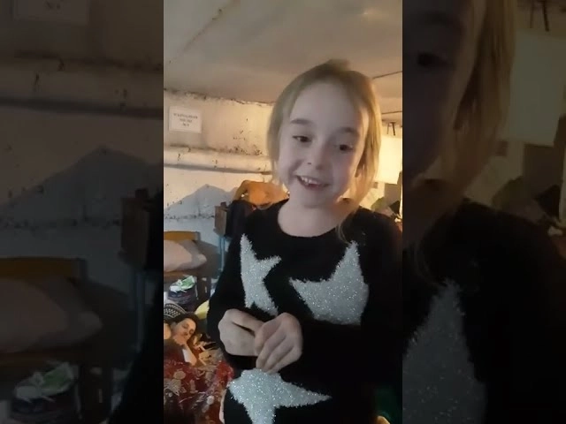 Маленькая киевлянка спела песню из «Холодного сердца» посреди бомбоубежища: трогательное видео
