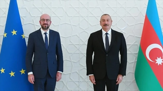 Ильхам Алиев и Шарль Мишель обсудили ситуацию в Украине - ФОТО