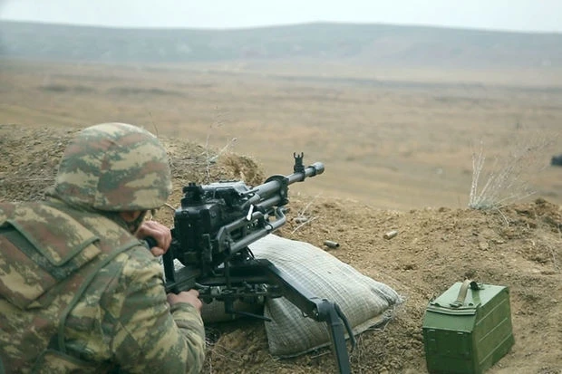 В азербайджанской армии проведены учебные стрельбы из пулеметов и автоматических гранатометов - ВИДЕО