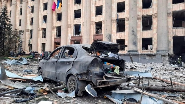 В Харькове под обстрелы попал автомобиль волонтеров, есть погибший и раненая