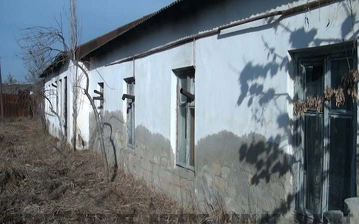 Музыкальная школа в Кюрдамире в плачевном состоянии: обвалилась крыша, потрескались стены – ФОТО