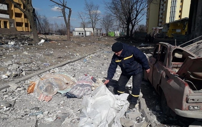 В Чернигове в результате авиаудара погибла семья с тремя детьми - ФОТО/ВИДЕО