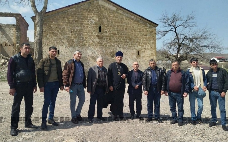 Члены Албано-удинской христианской религиозной общины посетили в Суговушане албанскую церковь - ФОТО